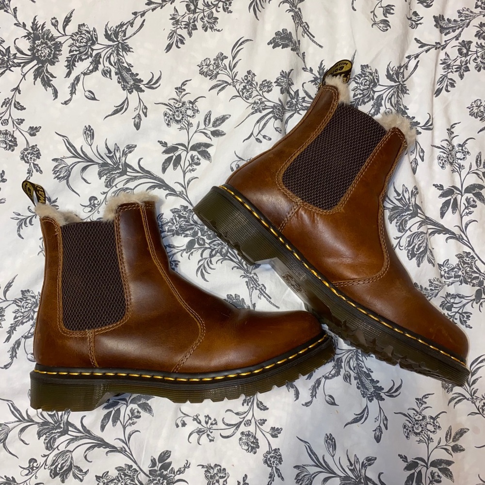 Dr. Martins Leonore Chelsea boots